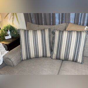 NWOT Set of 2 Brown, Cream, Blue Beautiful Decor Throw Pillow Covers 24”x24”